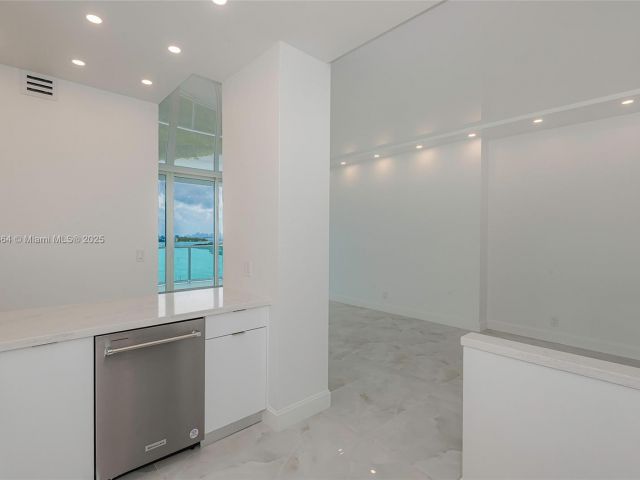 Apartment for sale  Unit #PH25 - photo 5921848