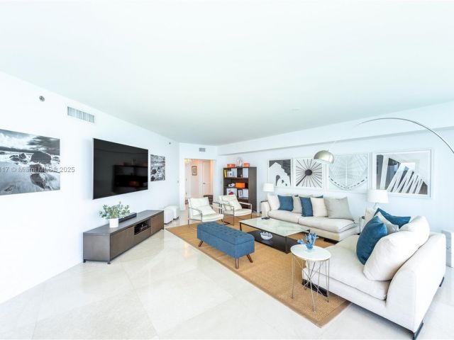 Apartment for rent  Unit #3202 - photo 5921421