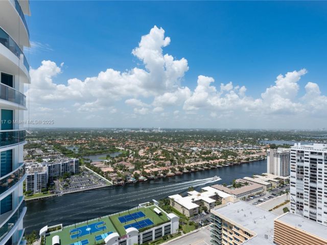 Apartment for rent  Unit #3202 - photo 5921423