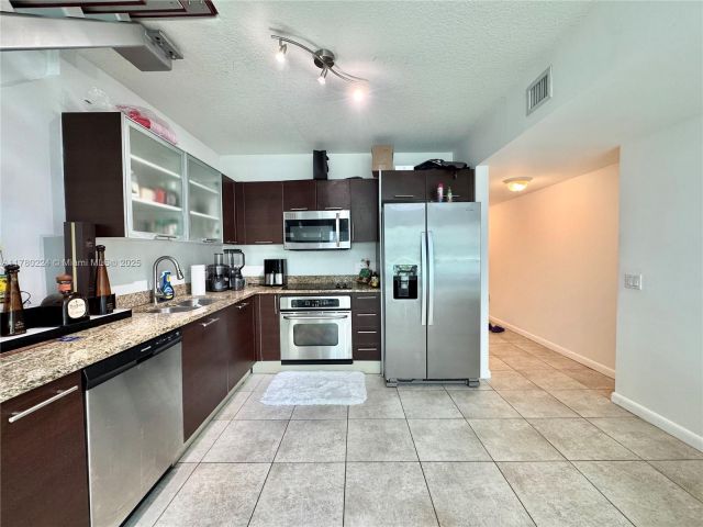 Apartment for sale  Unit #406 - photo 5963634