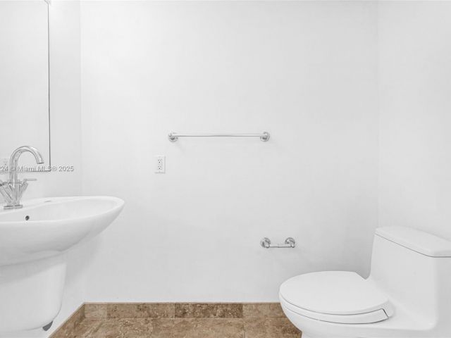 Apartment for sale  Unit #406 - photo 6435498