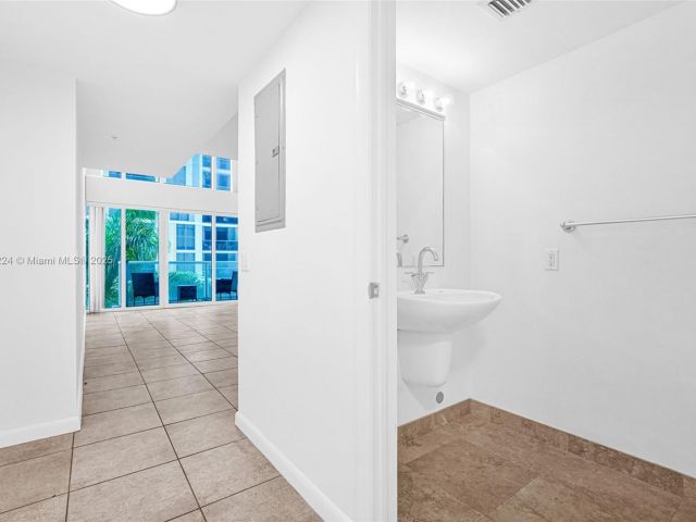 Apartment for sale  Unit #406 - photo 6435499