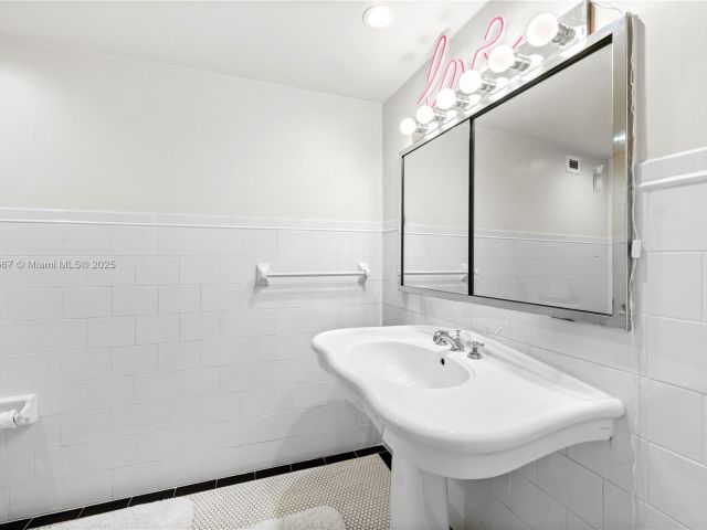 Apartment for sale  Unit #11A - photo 5905688