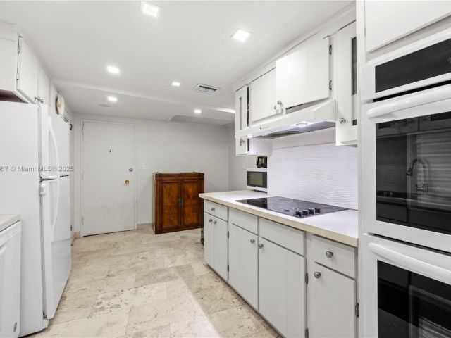 Apartment for sale  Unit #11A - photo 5905692