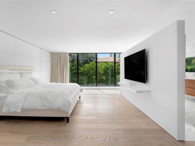 Home for sale at 2031 S Miami Ave - photo 6024774