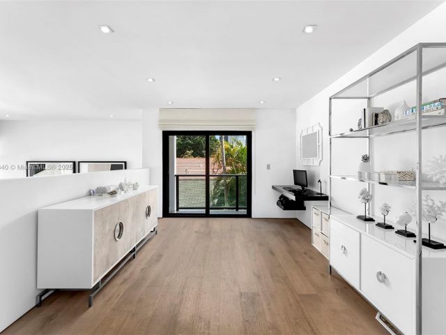 Home for sale at 2031 S Miami Ave - photo 6024775