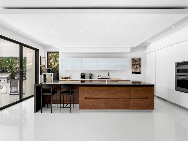 Home for sale at 2031 S Miami Ave - photo 6024779