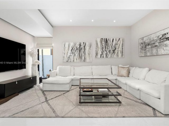 Home for sale at 2031 S Miami Ave - photo 6024780