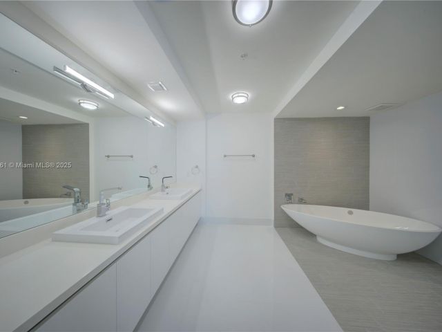 Apartment for sale  Unit #4-1904 - photo 6120833