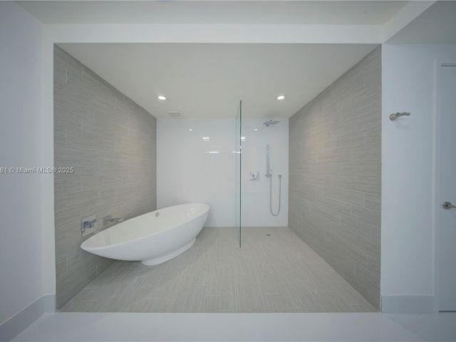 Apartment for sale  Unit #4-1904 - photo 6120834