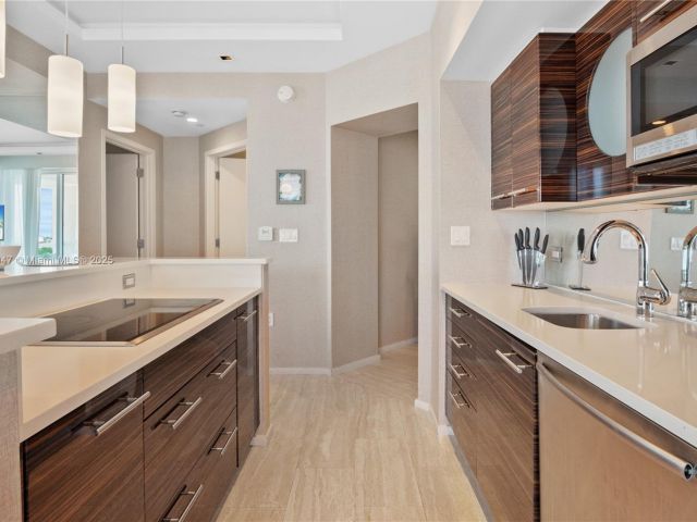 Apartment for sale  Unit #H1705 - photo 5896415