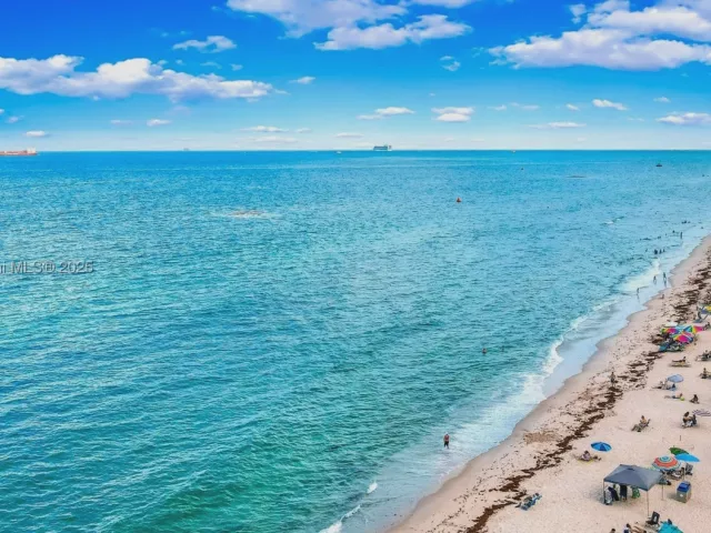 2-bedroom condo for sale in Fort Lauderdale - 551 N Fort Lauderdale Beach Blvd H1705 - MondialRealty