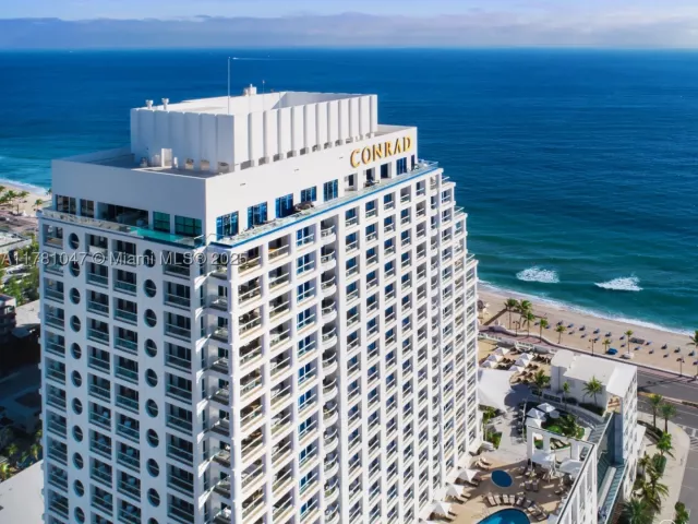 2-bedroom condo for sale in Fort Lauderdale - 551 N Fort Lauderdale Beach Blvd H1705 - MondialRealty