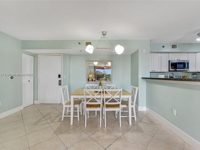 Apartment for rent  Unit #9503 - photo 5908879