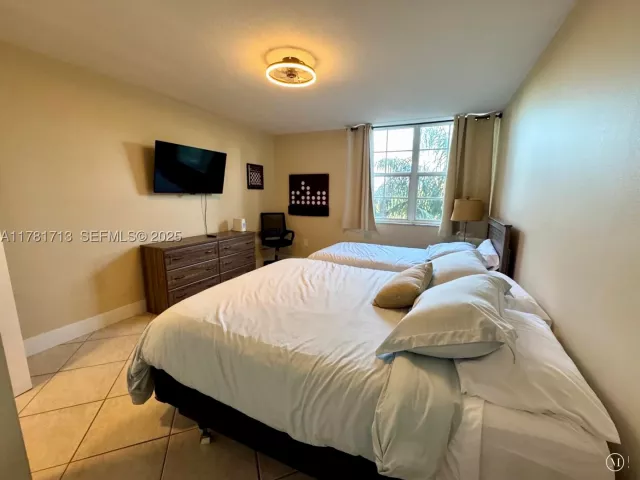 2-bedroom condo for rent in Aventura - 19501 E Country Club Dr 9503 - MondialRealty