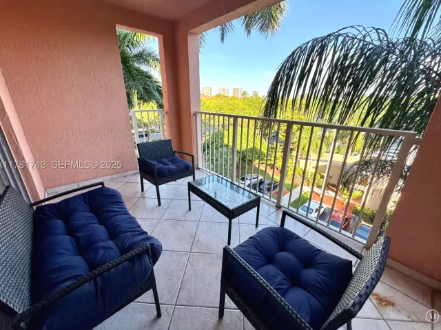 2-bedroom condo for rent in Aventura - 19501 E Country Club Dr 9503 - MondialRealty