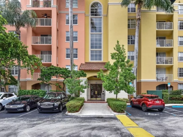 2-bedroom condo for rent in Aventura - 19501 E Country Club Dr 9503 - MondialRealty