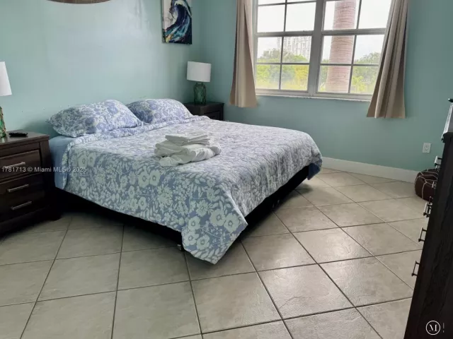 2-bedroom condo for rent in Aventura - 19501 E Country Club Dr 9503 - MondialRealty