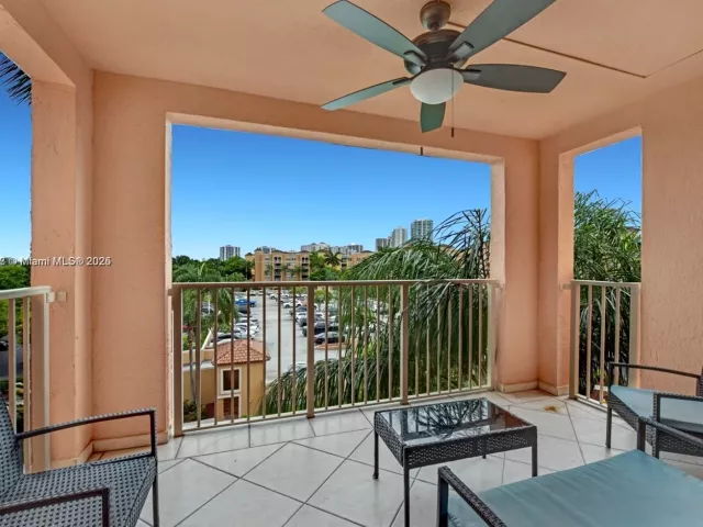 2-bedroom condo for rent in Aventura - 19501 E Country Club Dr 9503 - MondialRealty