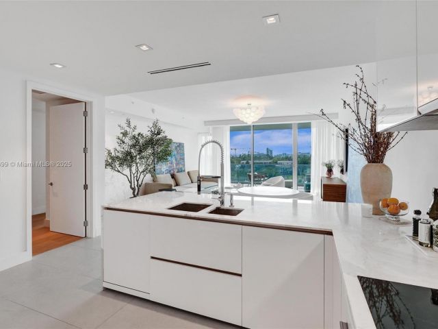 Apartment for sale  Unit #404 - photo 5902669