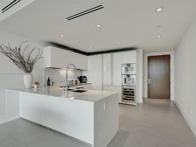 Apartment for sale  Unit #404 - photo 5902672