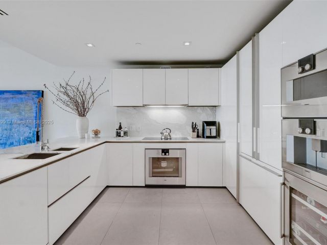 Apartment for sale  Unit #404 - photo 5902673