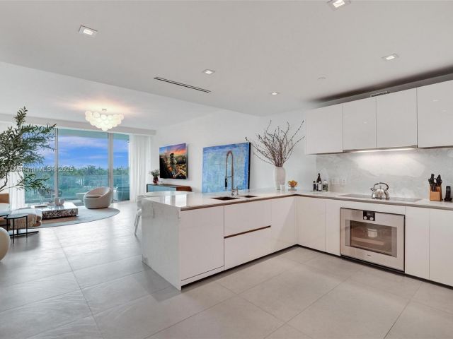 Apartment for sale  Unit #404 - photo 5902674