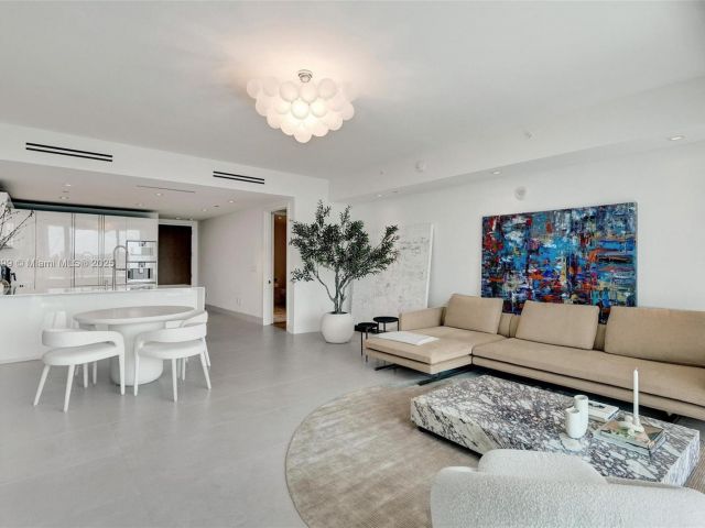 Apartment for sale  Unit #404 - photo 5902677