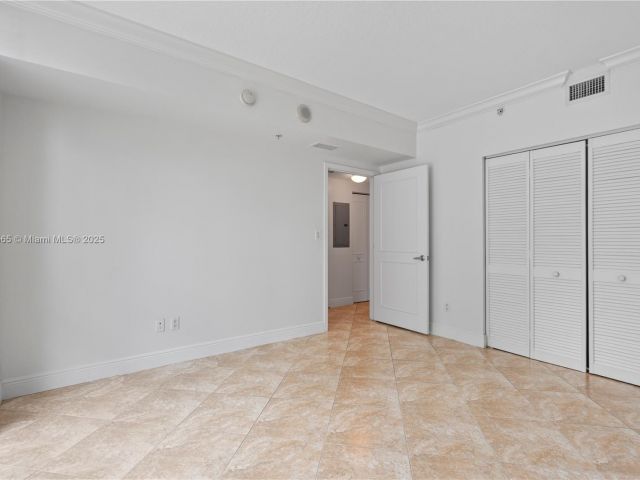 Apartment for rent  Unit #1214 - photo 5960276