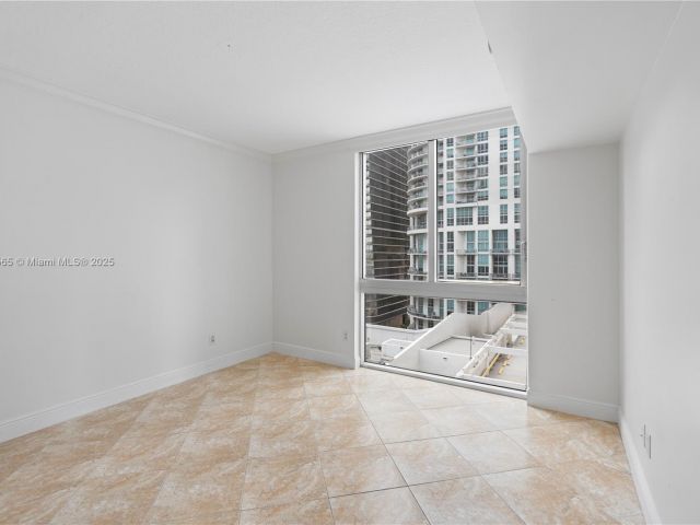 Apartment for rent  Unit #1214 - photo 5960279