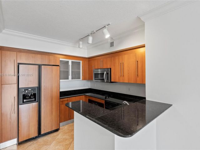 Apartment for rent  Unit #1214 - photo 5960284