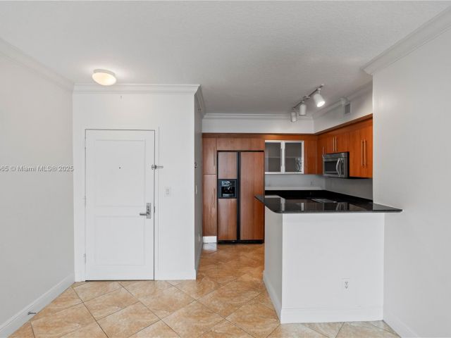 Apartment for rent  Unit #1214 - photo 5960285