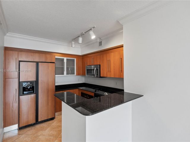 Apartment for rent  Unit #1214 - photo 5960286