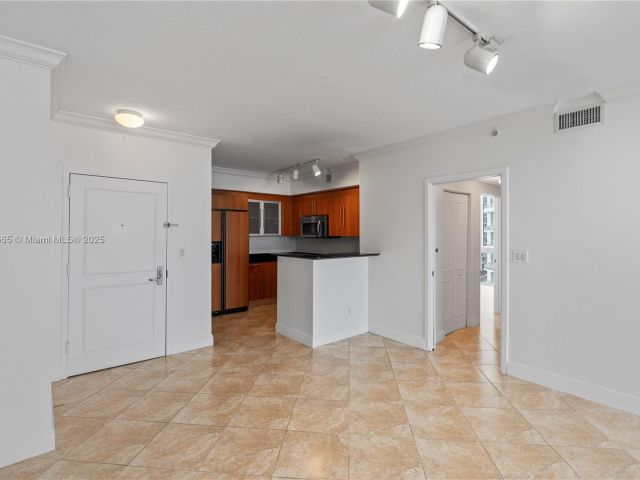 Apartment for rent  Unit #1214 - photo 5960287