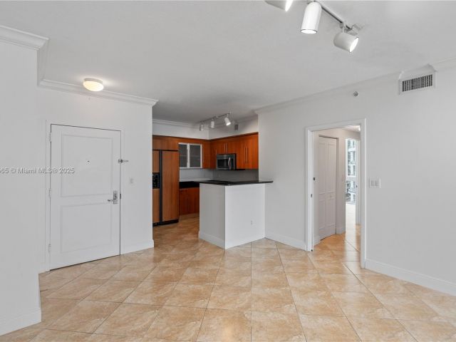 Apartment for rent  Unit #1214 - photo 5960288