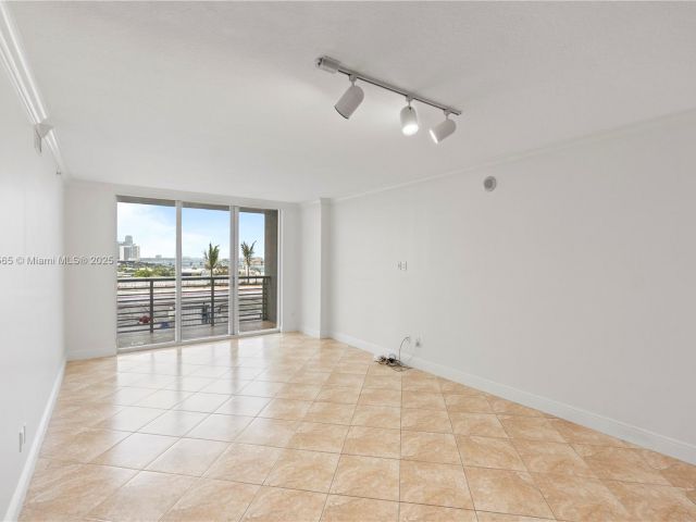 Apartment for rent  Unit #1214 - photo 5960291