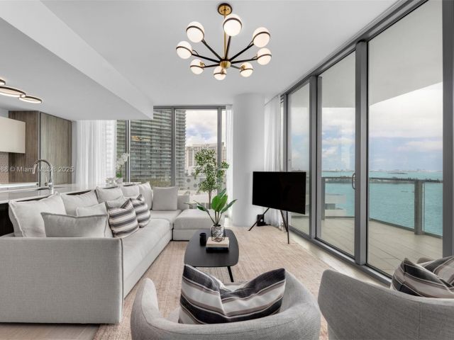 Apartment for rent  Unit #1002 - photo 7491259