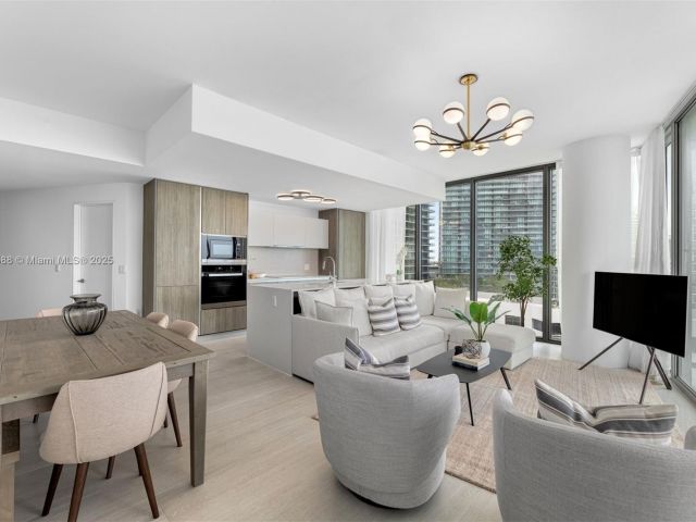 Apartment for rent  Unit #1002 - photo 7491260