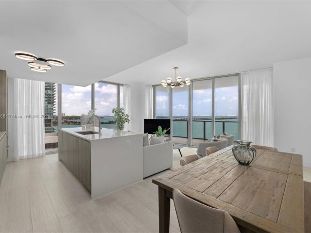 Apartment for rent  Unit #1002 - photo 7491262