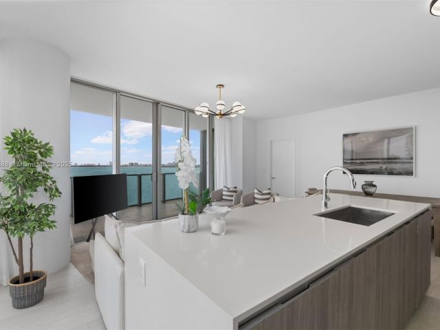 Apartment for rent  Unit #1002 - photo 7491264