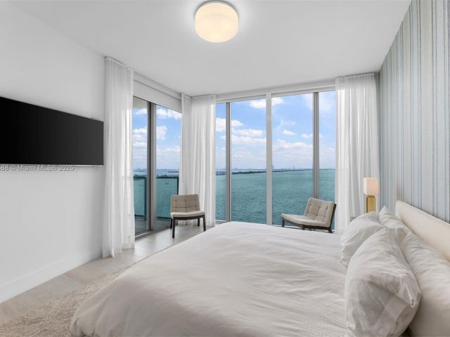 Apartment for rent  Unit #1002 - photo 7491267