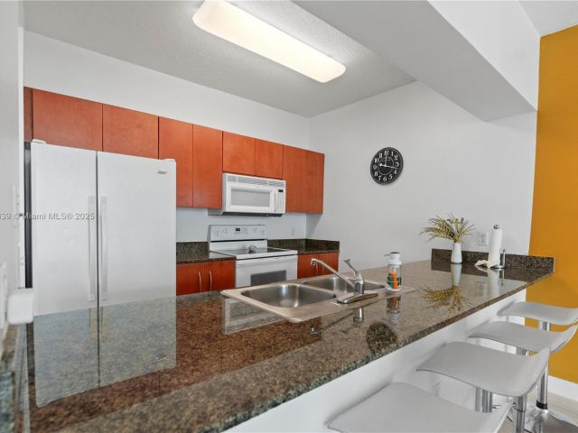 Apartment for sale  Unit #PH 4218 - photo 5914066