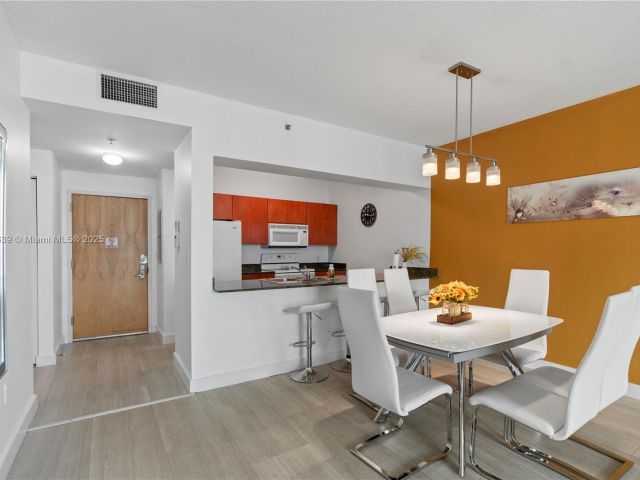 Apartment for sale  Unit #PH 4218 - photo 5914069