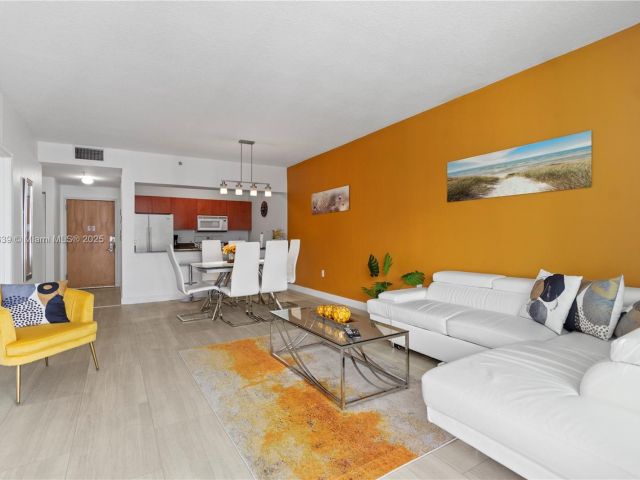 Apartment for sale  Unit #PH 4218 - photo 5914072