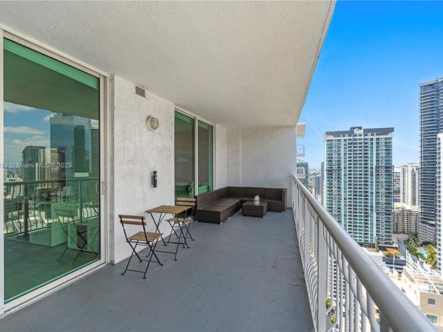 Apartment for sale  Unit #PH 4218 - photo 5914076