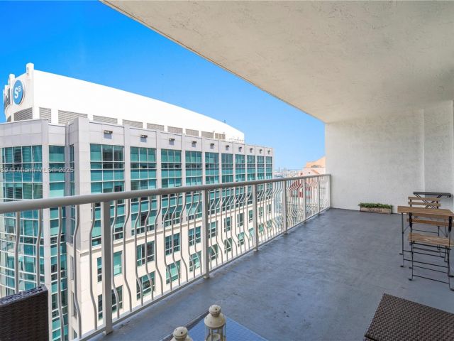 Apartment for sale  Unit #PH 4218 - photo 5914078