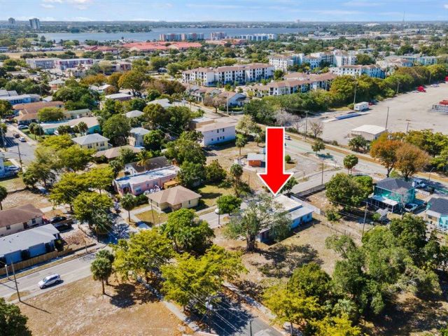 Home for sale at 1504 N Sapodilla Avenue - photo 5865620