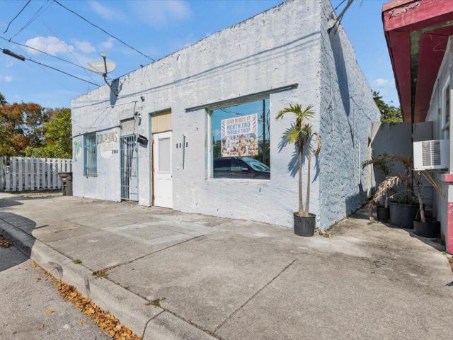 Home for sale at 1504 N Sapodilla Avenue - photo 5865626