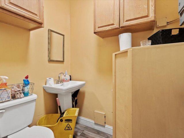 Home for sale at 1504 N Sapodilla Avenue - photo 5865628