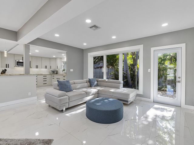 Home for sale at 1900 NE 16 Terrace - photo 5890184